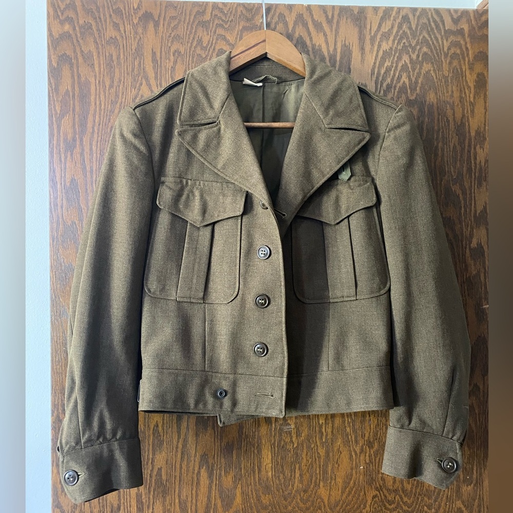 Vintage US Army Eisenhower "Ike" jacket collectible military World War II era
